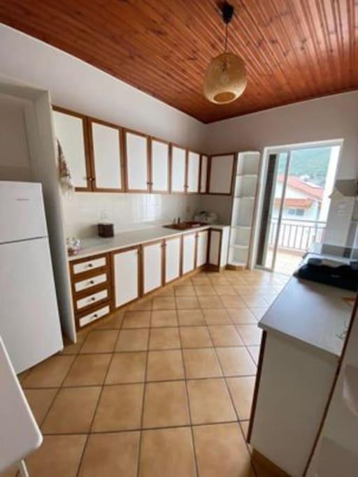 Laki's House οροφοδιαμέρισμα με σοφίτα Apartment *